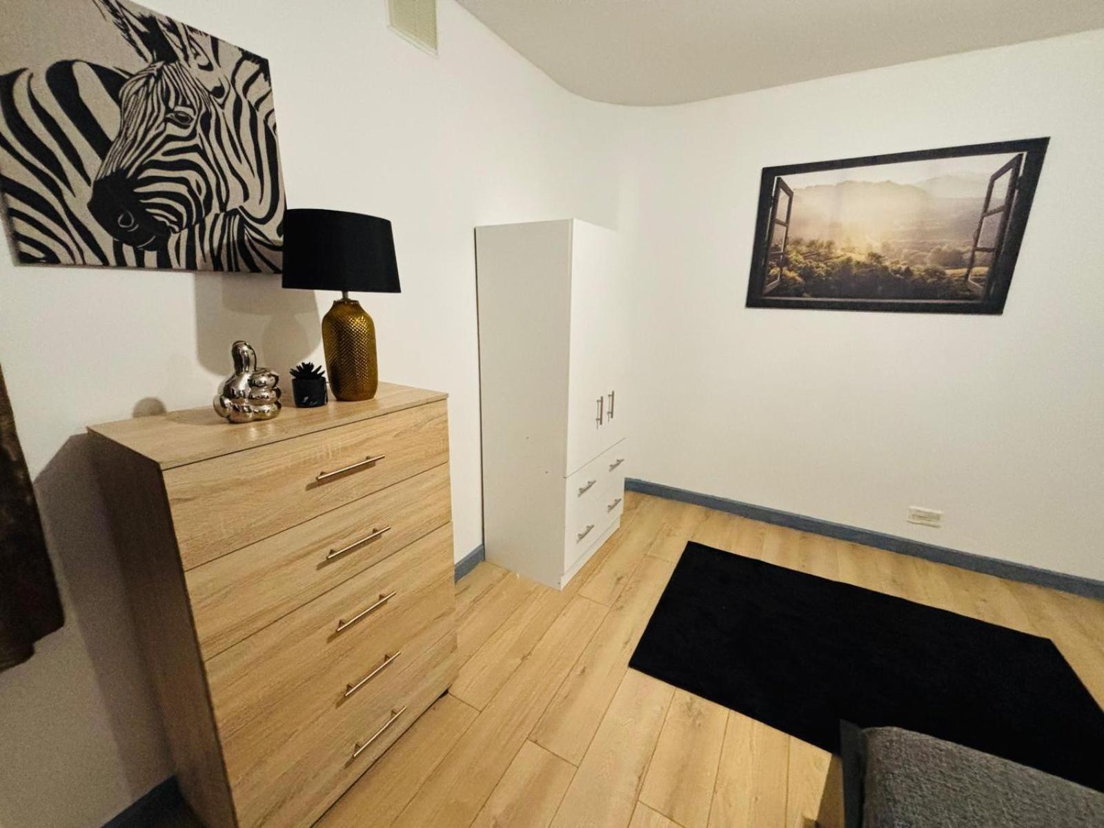 Flats, Location For Tourists, Next Tower Bridge Apartment London