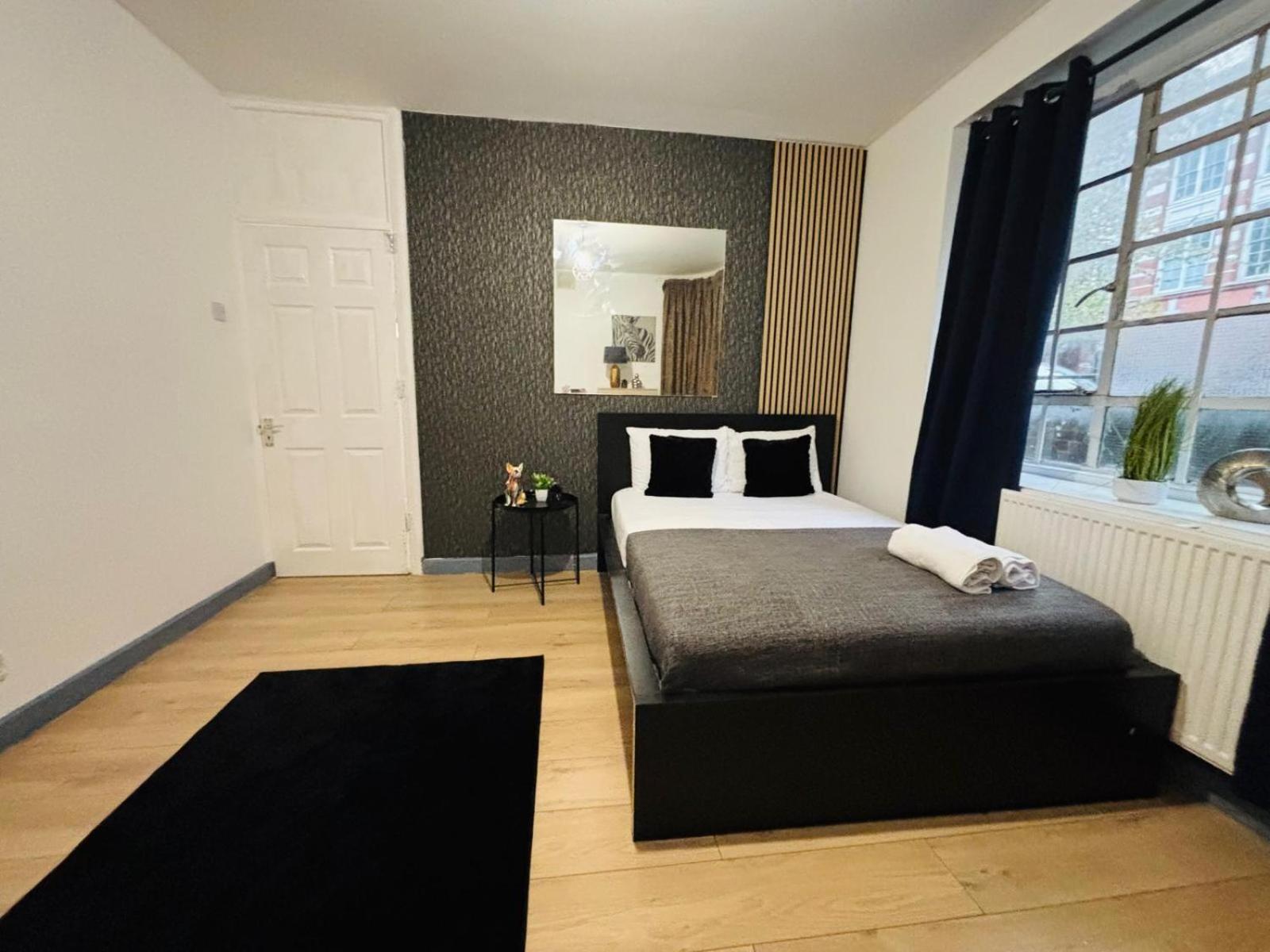 Flats, Location For Tourists, Next Tower Bridge Apartment
