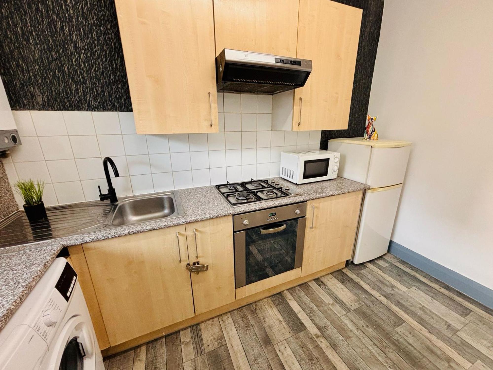 Flats, Location For Tourists, Next Tower Bridge Apartment