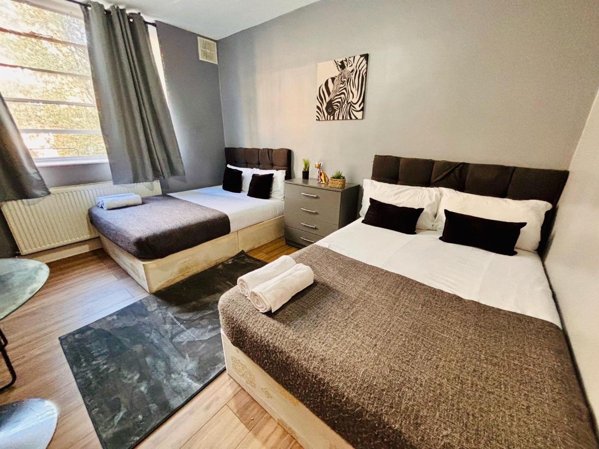 Flats, Location For Tourists, Next Tower Bridge Лондон